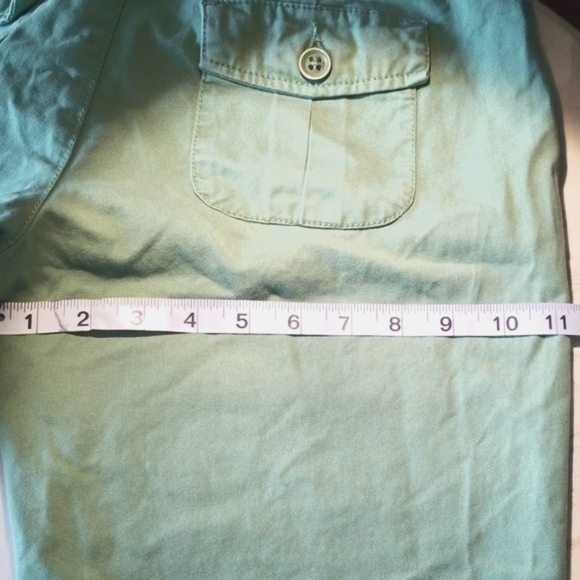 Old Navy Green Burmuda shorts - Picture 6 of 8